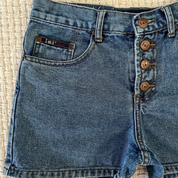 SOLD Y2k L.e.i Jeans Denim Shorts - Picture 3 of 6